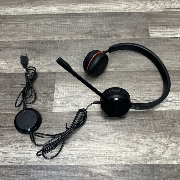 Jabra USB & 3.5mm Stereo Headset Connection Evolve 30 II‎ MS Black ENC060 - Picture 1 of 7